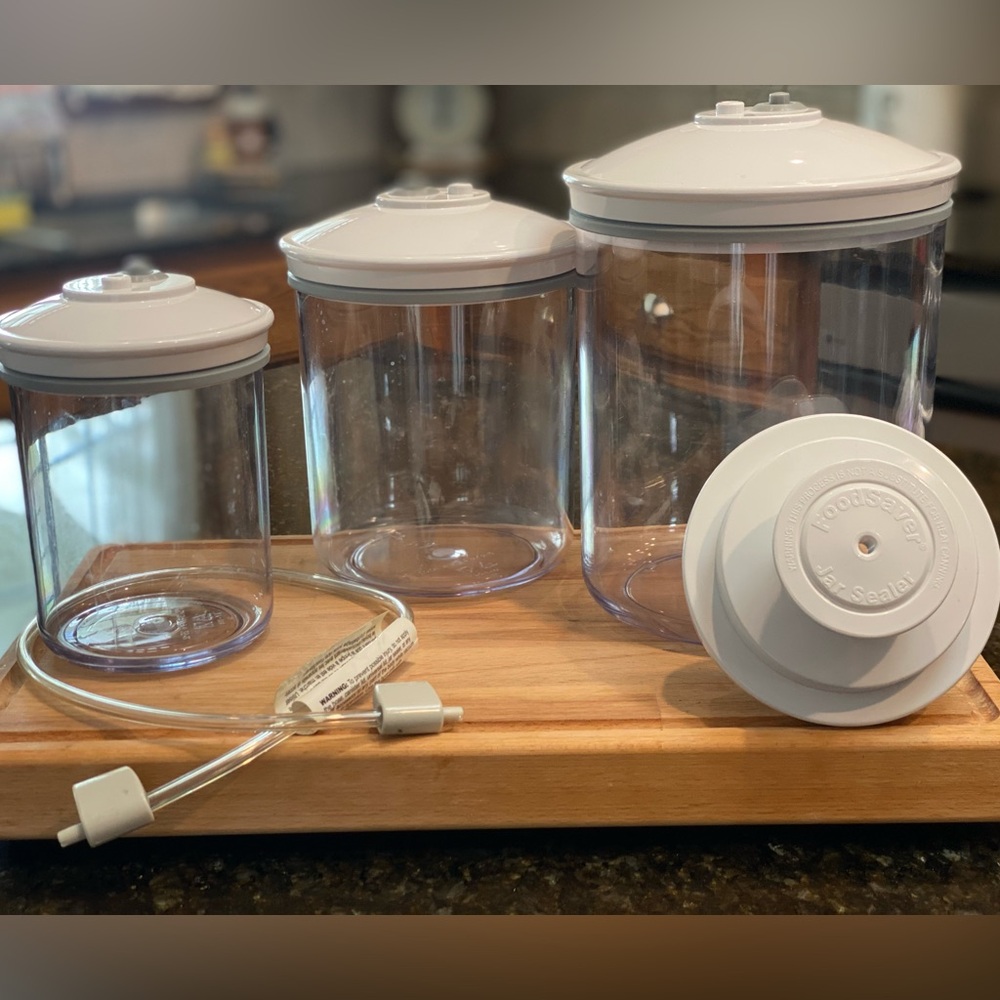 Genuine Foodsaver 8 Piece Storage Vacuum Seal Containers EUC